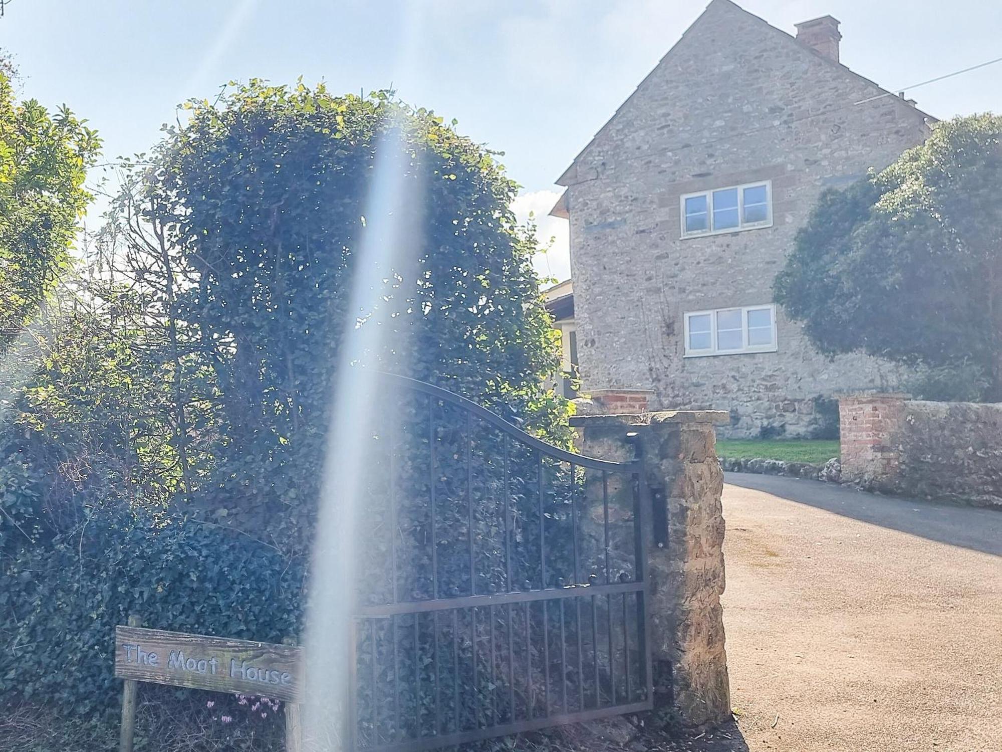 Villa The Moat House Cudworth Exterior foto